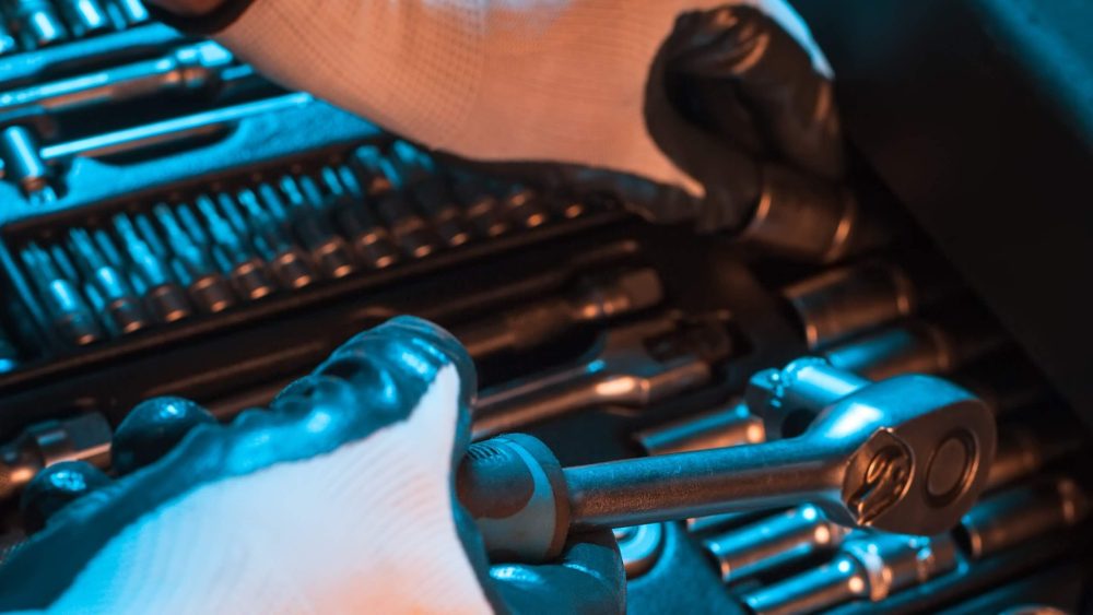 Why You Should Invest in a Cornwell Franchise: Leading the Automotive Tools Industry
